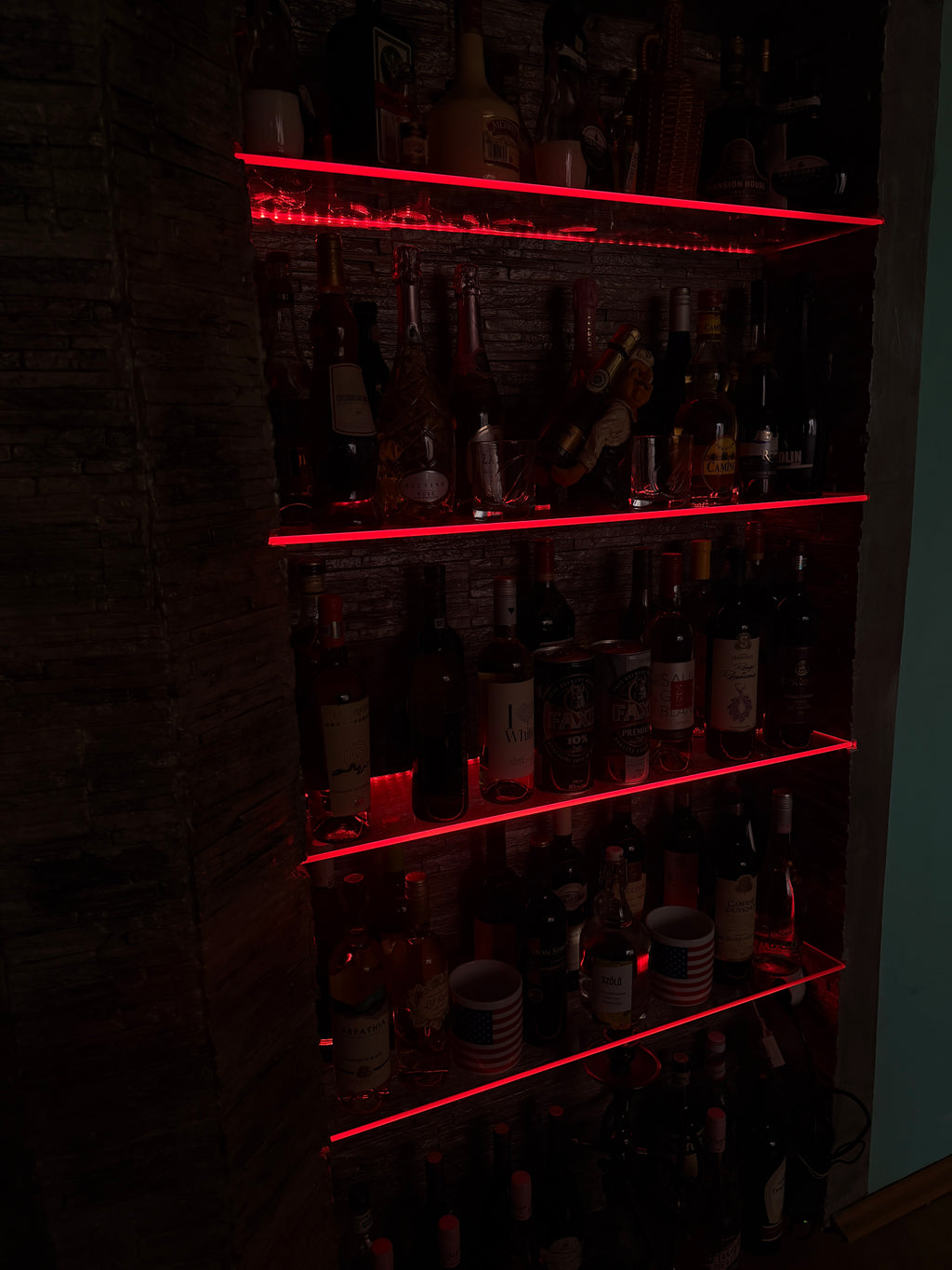 Bandă LED RGB 5 metri cu telecomandă – iluminare ambientală pentru cameră, birou, TV, gaming