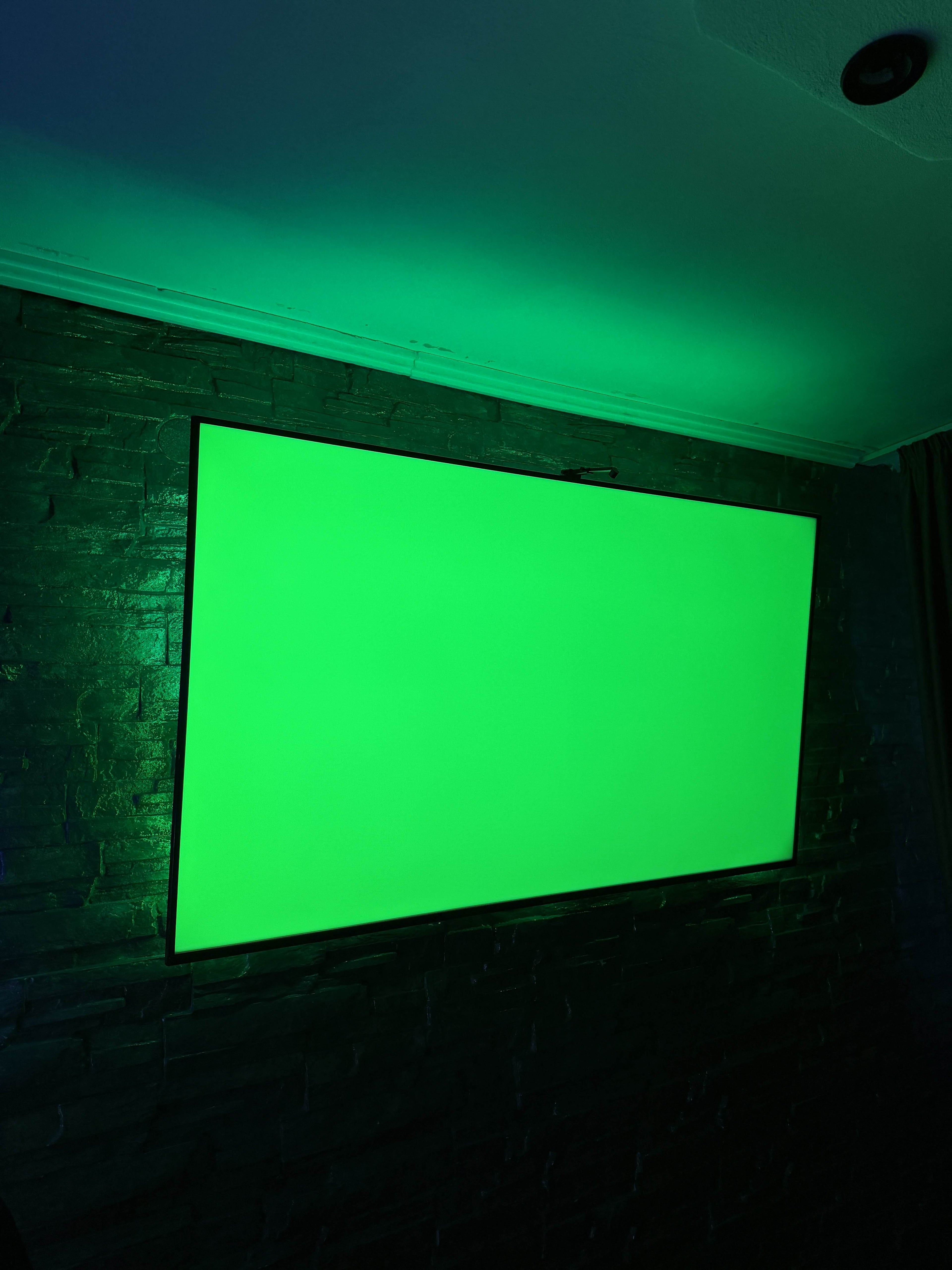 Bandă LED Smart pentru TV cu Cameră, Sincronizare Culori cu Ecranul