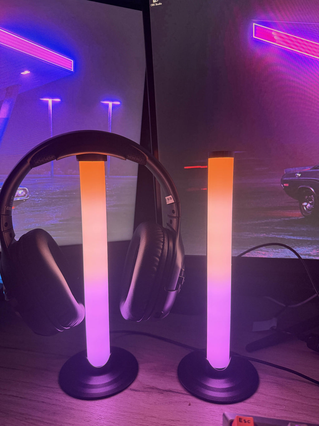 Set Lămpi LED RGB Ambientale cu Suport Căști – Iluminare Decorativă Gaming