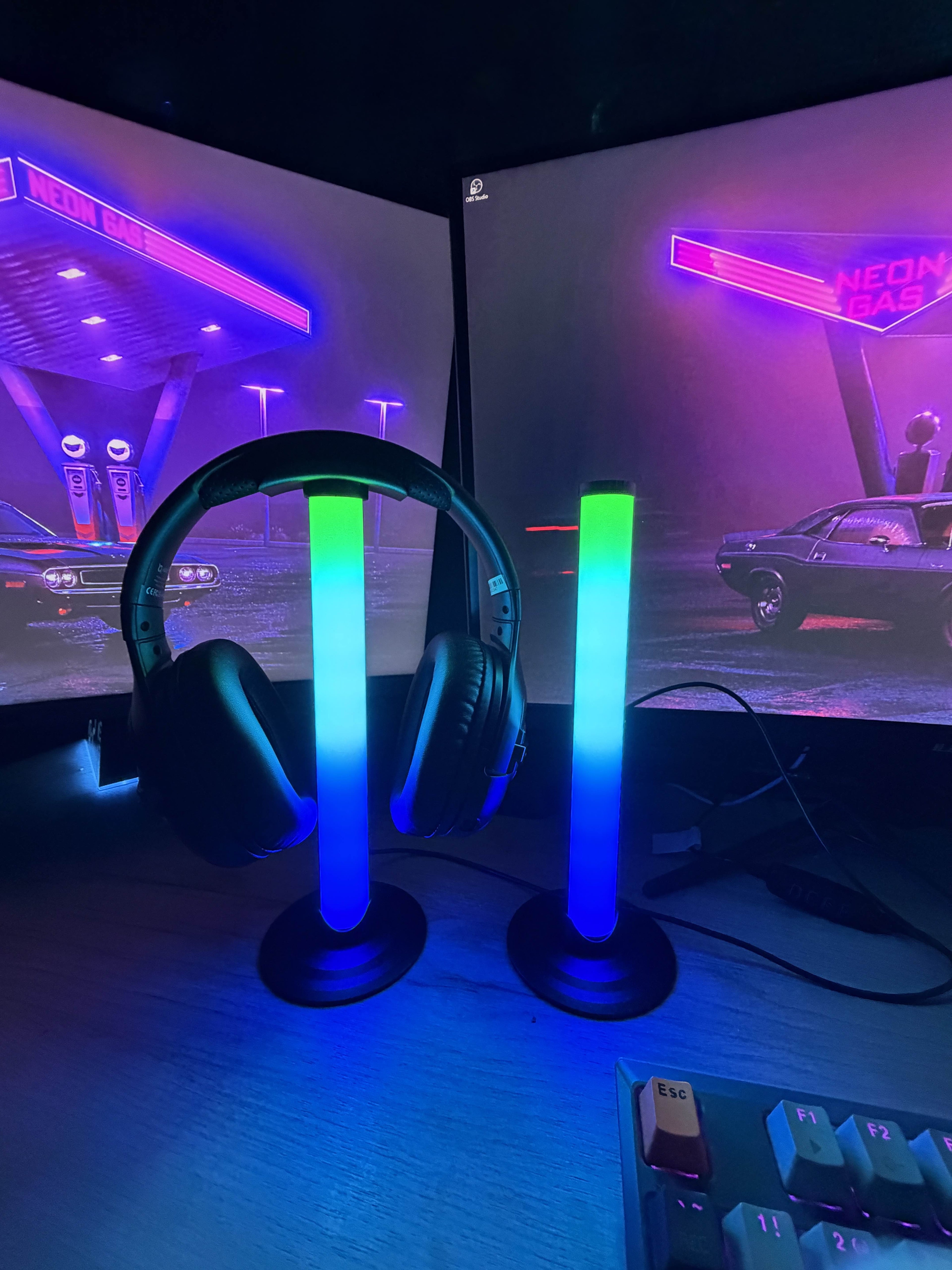 Set Lămpi LED RGB Ambientale cu Suport Căști – Iluminare Decorativă Gaming