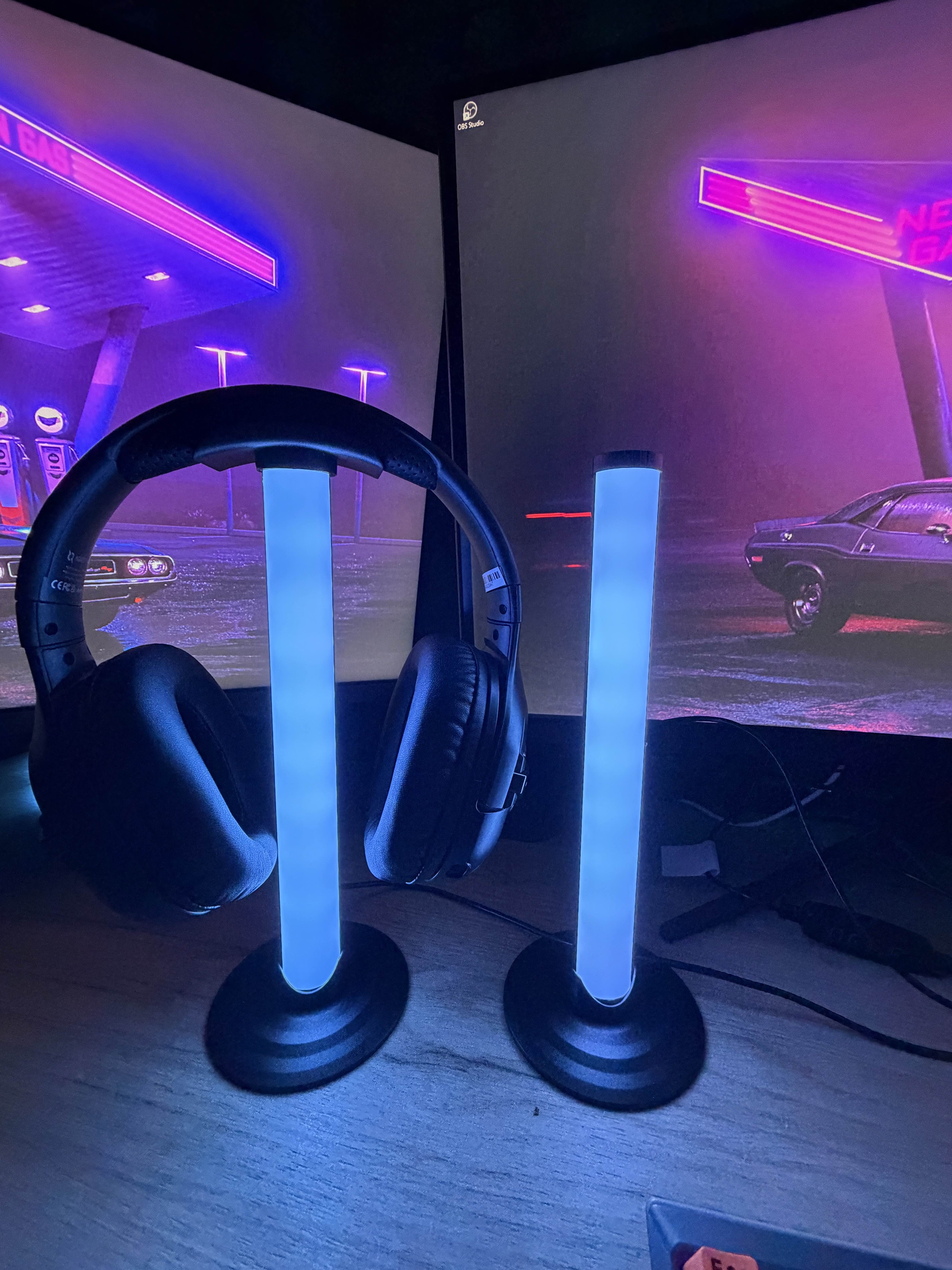 Set Lămpi LED RGB Ambientale cu Suport Căști – Iluminare Decorativă Gaming