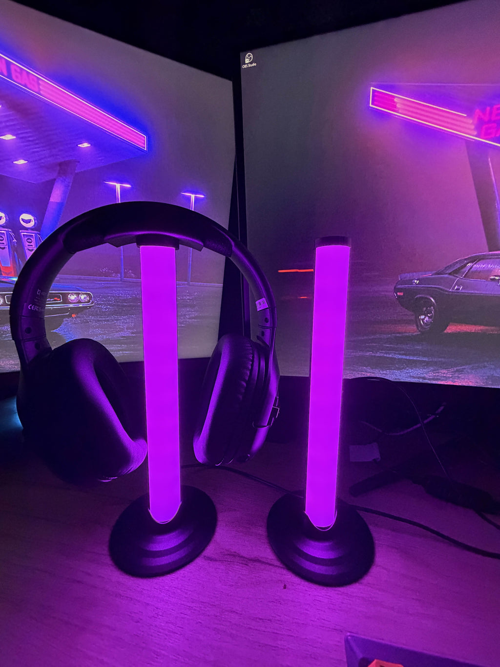 Set Lămpi LED RGB Ambientale cu Suport Căști – Iluminare Decorativă Gaming